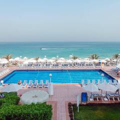 Отель Sharjah Carlton Hotel ОАЭ, Шарджа - 4 отзыва об отеле, цены и фото номеров - забронировать отель Sharjah Carlton Hotel онлайн бассейн фото 3