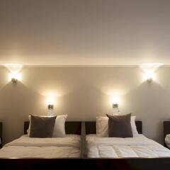 Golden Mountain Hostel сейф в номере