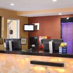 Отель Best Western Plus Raffles Inn & Suites фото 18