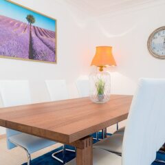 Апартаменты Vienna Residence Spacious Viennese Apartment for up to 5 Happy Guests Вена в номере фото 2