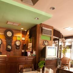 Отель Cucumber Inn Suites гостиничный бар