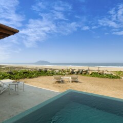 Отель Marea Beachfront Villas пляж