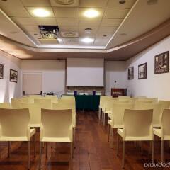 Отель Ibis Styles Palermo Cristal