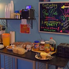 Отель Sin City Hostel Las Vegas США, Лас-Вегас - отзывы, цены и фото номеров - забронировать отель Sin City Hostel Las Vegas онлайн питание фото 3