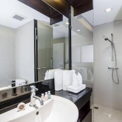 The Narathiwas Hotel & Residence Sathorn Bangkok ванная