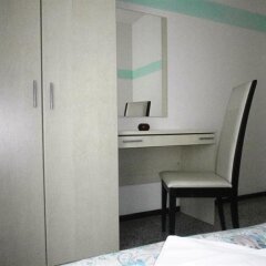Отель Nives Италия, Римини - 1 отзыв об отеле, цены и фото номеров - забронировать отель Nives онлайн сейф в номере