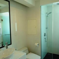 Апартаменты GM Serviced Apartment Бангкок ванная фото 2