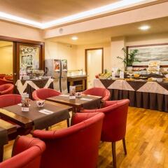 Отель iH Hotels Padova Admiral Италия, Падуя - отзывы, цены и фото номеров - забронировать отель iH Hotels Padova Admiral онлайн гостиничный бар