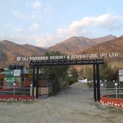 Отель Taj Riverside Resort and Adventure Непал, Катманду - отзывы, цены и фото номеров - забронировать отель Taj Riverside Resort and Adventure онлайн приотельная территория фото 2