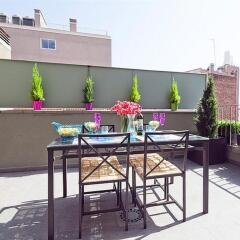 Отель Charmsuites Nou Rambla бассейн