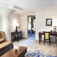 Отель Atheneum Suite Hotel США, Детройт - отзывы, цены и фото номеров - забронировать отель Atheneum Suite Hotel онлайн комната для гостей фото 5
