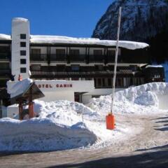 Hotel Canin Кьюзафорте гостиничный бар