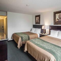 Отель Comfort Inn & Suites Downtown Edmonton комната для гостей фото 3