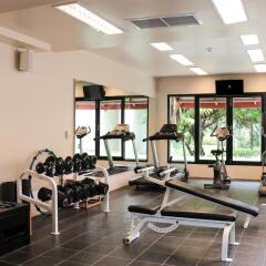 Отель APSARA Beachfront Resort and Villa фитнесс-зал