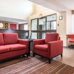 Отель Comfort Inn Kirkland Lake интерьер отеля