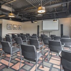 Отель Econo Lodge South Calgary Канада, Калгари - отзывы, цены и фото номеров - забронировать отель Econo Lodge South Calgary онлайн помещение для мероприятий фото 2