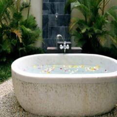 Отель Villa Hoa Su - Frangipani Village Resort ванная