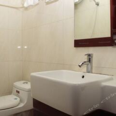 Отель Shengjulong Hotel Китай, Пекин - отзывы, цены и фото номеров - забронировать отель Shengjulong Hotel онлайн ванная фото 2
