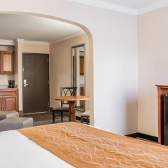 Отель Quality Inn & Suites США, Маскегон - отзывы, цены и фото номеров - забронировать отель Quality Inn & Suites онлайн комната для гостей фото 4