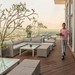 Отель Jetwing Colombo Seven балкон