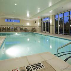 Отель Holiday Inn Raleigh Durham Airport бассейн