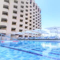 Отель Radisson Blu Deira Creek Дубай бассейн