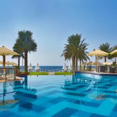 Отель The Ajman Palace бассейн фото 3