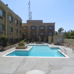 Отель Sunrise Hotel San Pedro США, Лос-Анджелес - отзывы, цены и фото номеров - забронировать отель Sunrise Hotel San Pedro онлайн бассейн фото 2