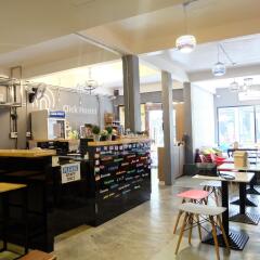 Click Hostel Бангкок питание