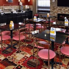 Отель Comfort Suites East питание фото 3