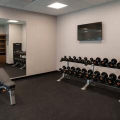 Отель TownePlace Suites by Marriott Saskatoon фитнесс-зал