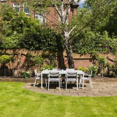 Отель Luxurious Hampstead Home with Gorgeous Garden