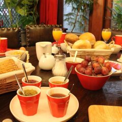 Отель B&B Huyze Uthopia питание