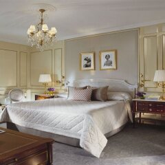 Отель Le Meurice Dorchester Collection Париж комната для гостей фото 7