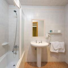 Отель Hostal Adelino ванная
