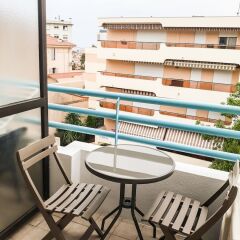 Отель Residhotel Les Coralynes Франция, Канны - 9 отзывов об отеле, цены и фото номеров - забронировать отель Residhotel Les Coralynes онлайн балкон