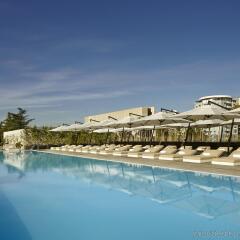 Отель Holiday Inn Тбилиси бассейн