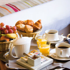 Отель Holiday Inn Paris Montmartre Париж в номере фото 2