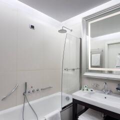Отель UNAHOTELS Cusani Milano ванная фото 2