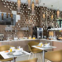 Hotel Eiffel Segur гостиничный бар