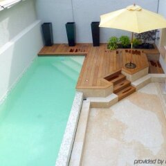 Отель Privilège Hôtel Mermoz Франция, Тулуза - отзывы, цены и фото номеров - забронировать отель Privilège Hôtel Mermoz онлайн бассейн фото 3