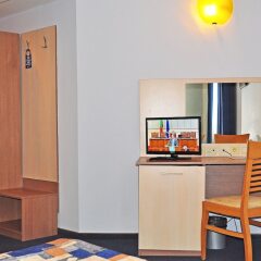 Отель Aqua Hotel Burgas Болгария, Бургас - отзывы, цены и фото номеров - забронировать отель Aqua Hotel Burgas онлайн удобства в номере фото 2