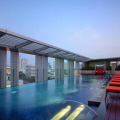Отель Marriott Executive Apartments Bangkok, Sukhumvit Thonglor Таиланд, Бангкок - отзывы, цены и фото номеров - забронировать отель Marriott Executive Apartments Bangkok, Sukhumvit Thonglor онлайн бассейн фото 2