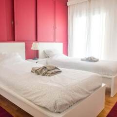 Отель Classy and Chic 2 bedroom apartment Греция, Афины - отзывы, цены и фото номеров - забронировать отель Classy and Chic 2 bedroom apartment онлайн комната для гостей