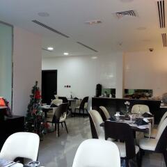 Апартаменты The Apartments Dubai World Trade Centre питание