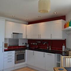 Апартаменты 2 Bedroom Apartment With Balcony Overlooking River в номере фото 2