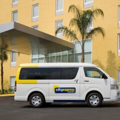Отель City Express Monterrey Aeropuerto городской автобус