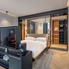 Отель Andaz Munich Schwabinger Tor By Hyatt Мюнхен сейф в номере