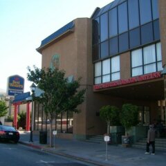 Отель Best Western Plus Dragon Gate Inn США, Лос-Анджелес - отзывы, цены и фото номеров - забронировать отель Best Western Plus Dragon Gate Inn онлайн парковка