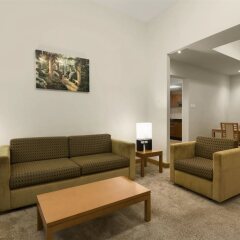 Ramada Hotel And Suites Ajman Аджман комната для гостей фото 4